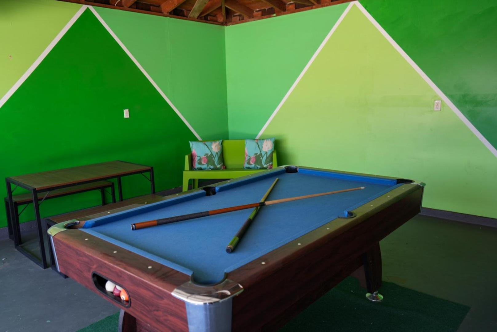 The Pink Cactus - Desert Retreat - Luxe Pool, Golf & Game Room Indio Buitenkant foto