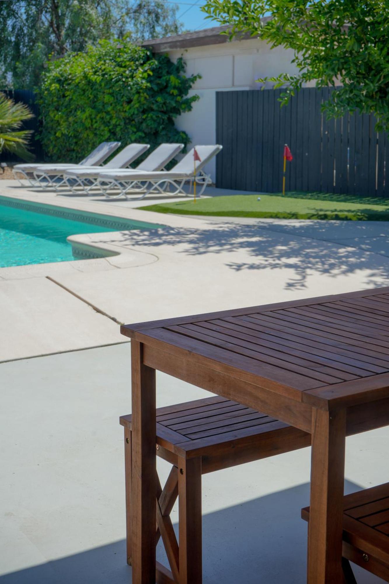 The Pink Cactus - Desert Retreat - Luxe Pool, Golf & Game Room Indio Buitenkant foto